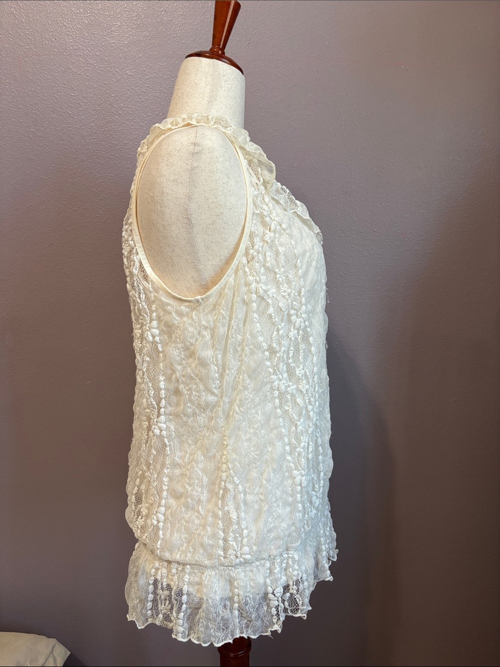 Apt. 9 Cream Lace Ruffle Shell Top - Picture 3 of 11